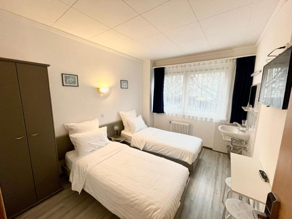 Zweibettzimmer mit Gemeinschaftsbad