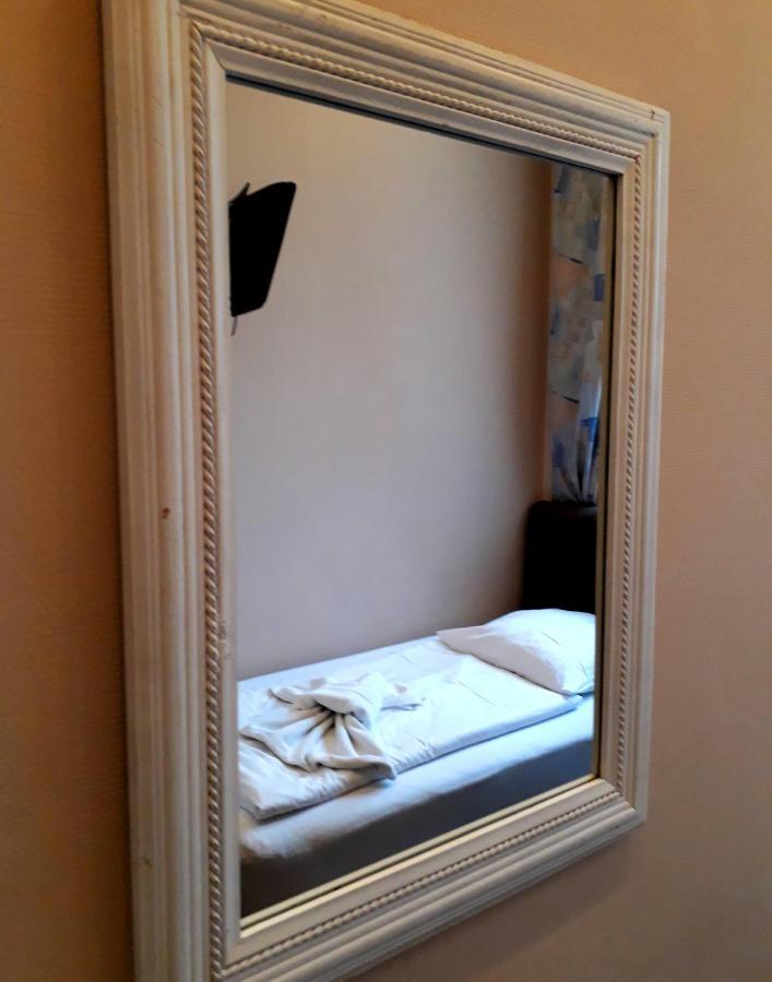 Quarto Individual Económico com Casa de Banho Partilhada