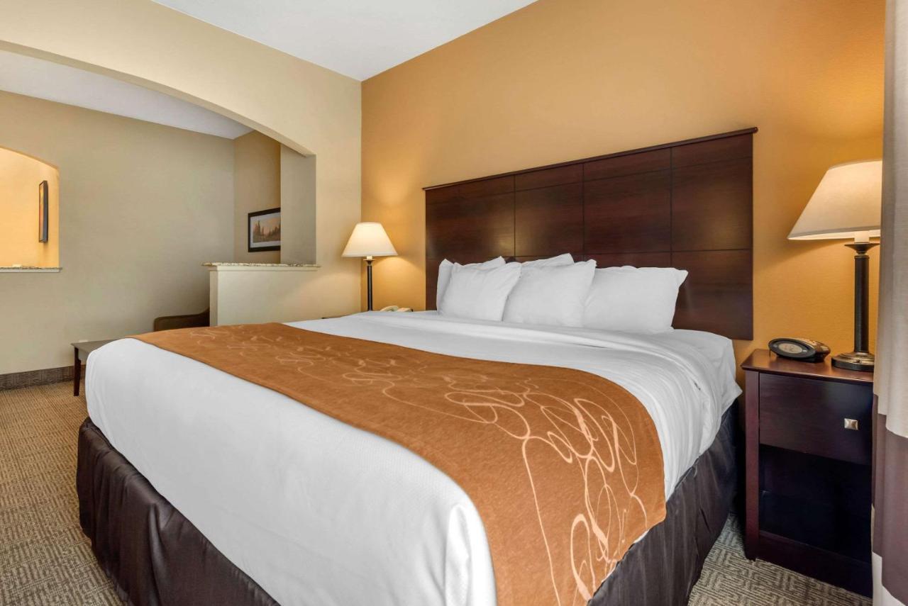 King Suite - Accessible/Non-Smoking
