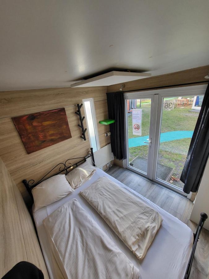 Tweepersoonshuisje met Gedeelde Badkamer