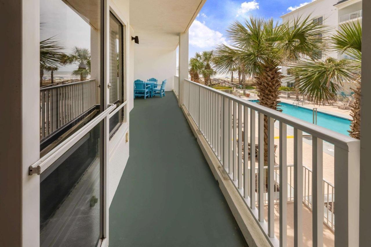 One-Bedroom King Apartment with Ocean View - Non-Smoking