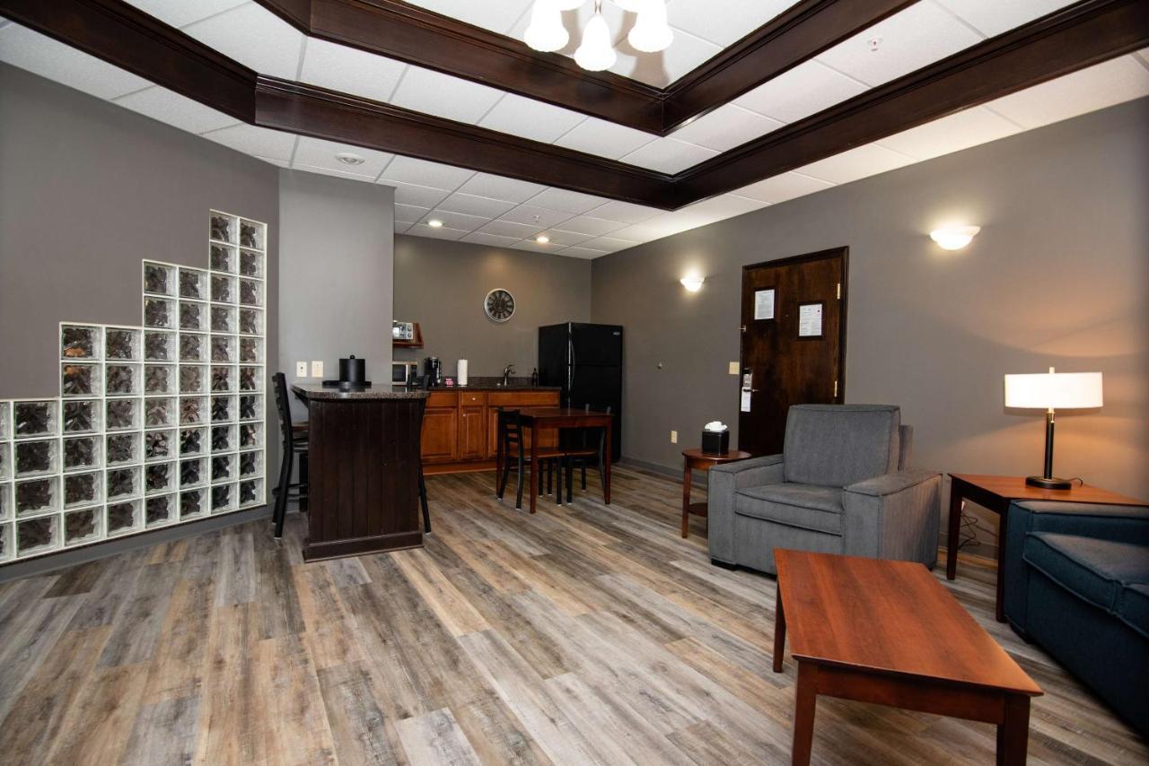 King Suite with Sofa Bed, Spa Bath and Kitchenette - Non-Smoking