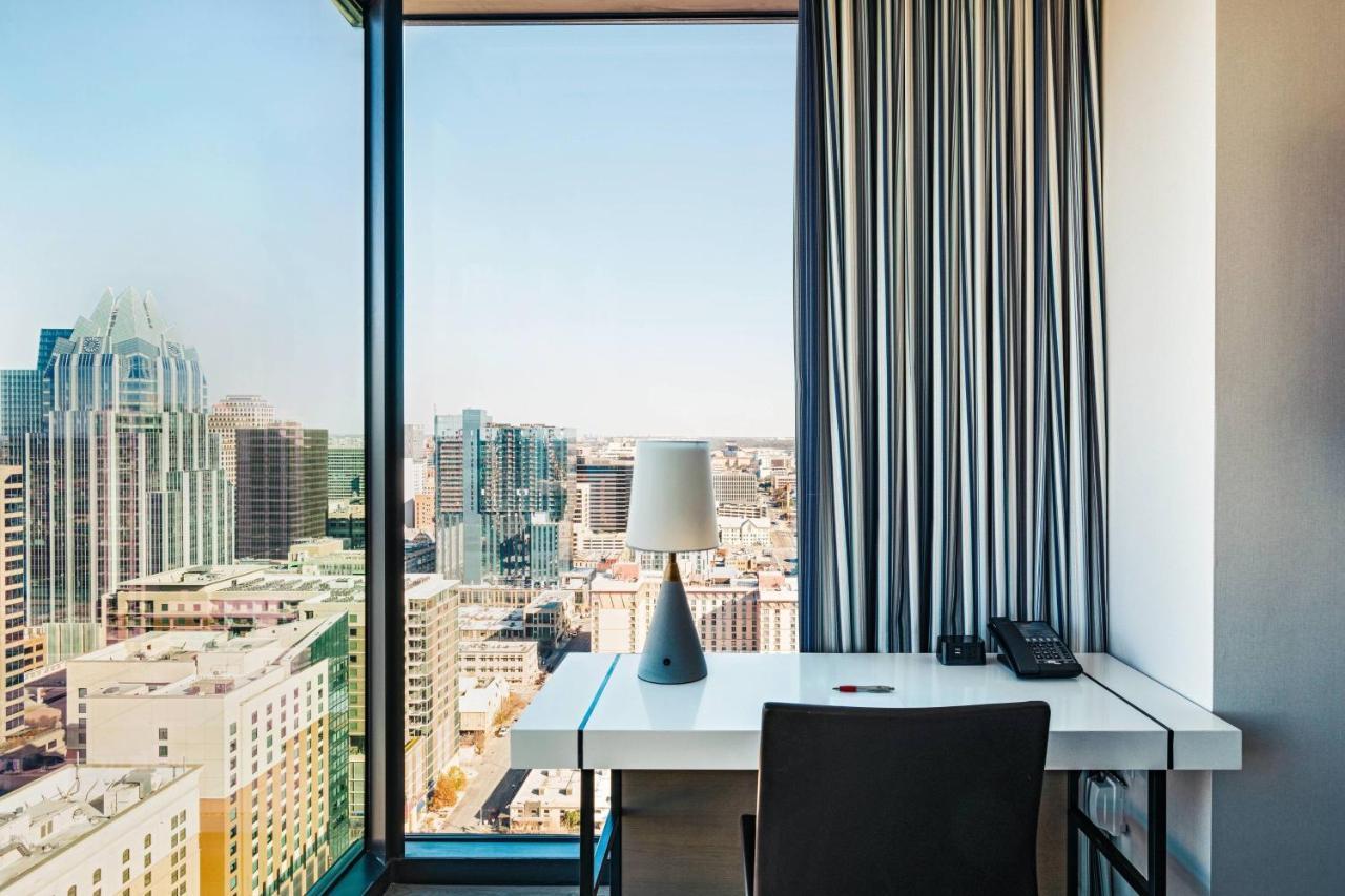 Corner King, Guest room, 1 King, Corner room