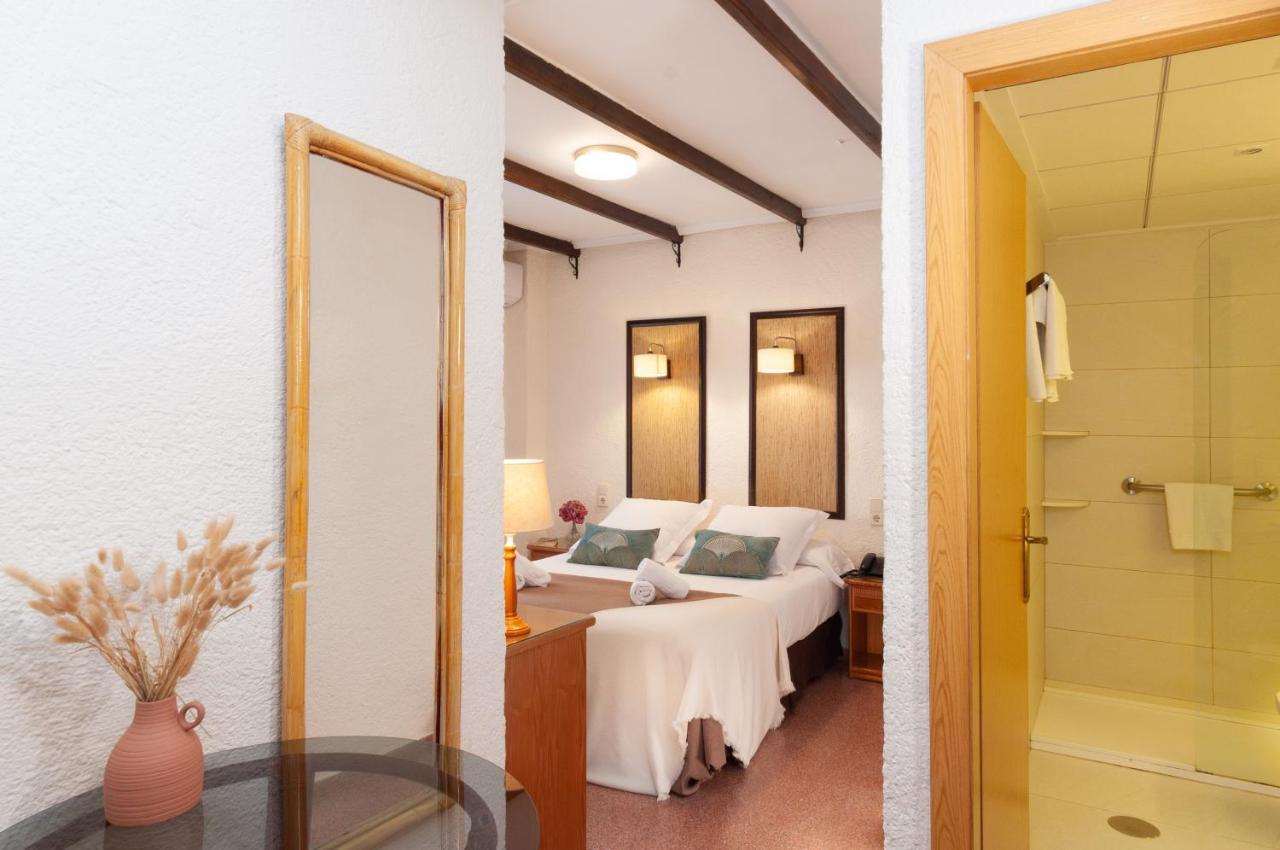 Standard Double Room,1347548957:JPEG