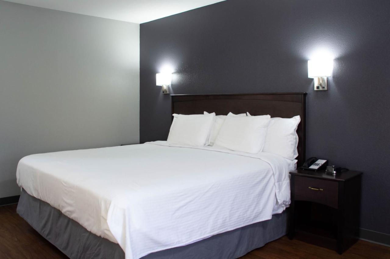King Suite with Sofa Bed - Non-Smoking