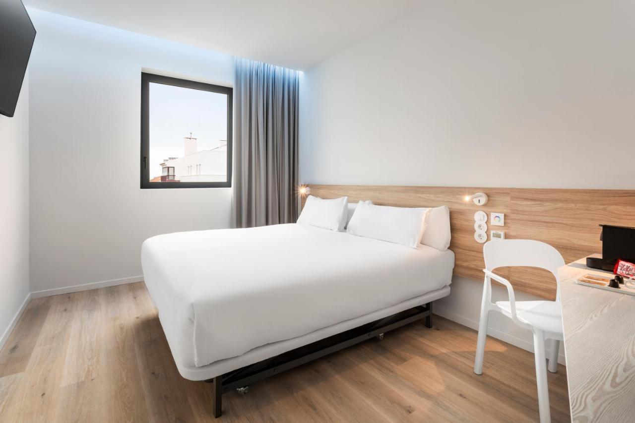 Deluxe Room,1348876259:JPEG