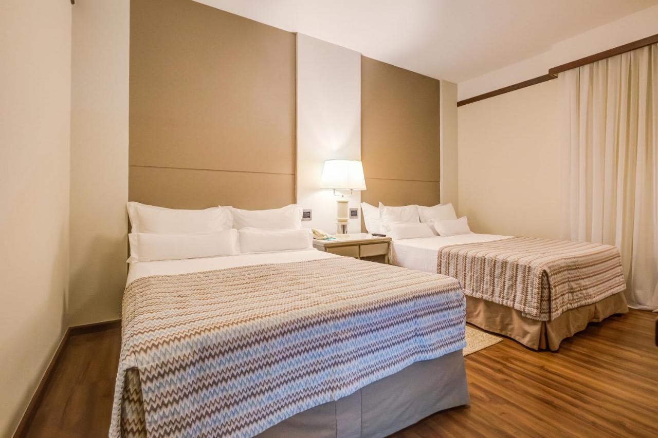 Quarto Duplo Superior com Vista do Jardim