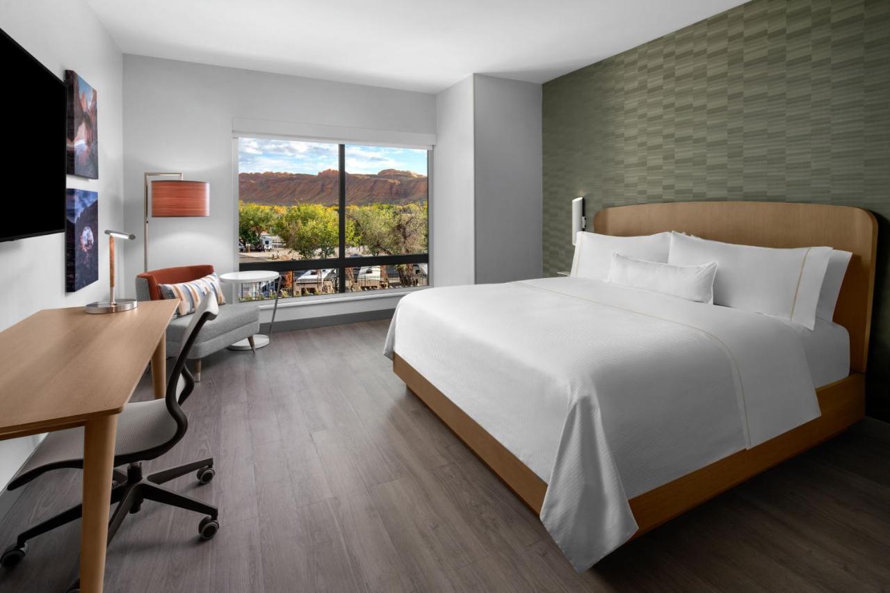 King Room with Mountain View