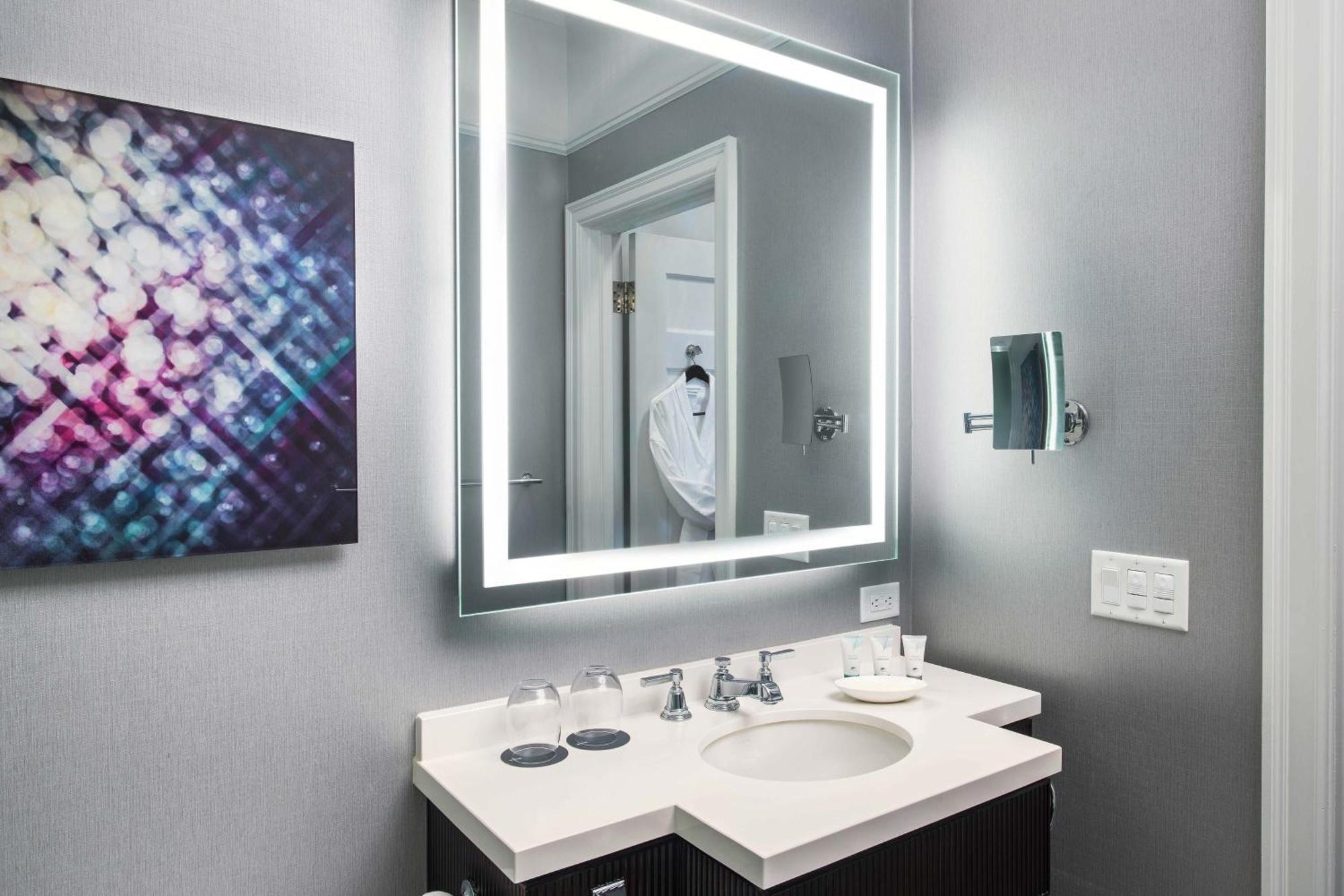 Quarto Tradicional com 1 Cama Queen-size e sem Vista - Edifício Landmark