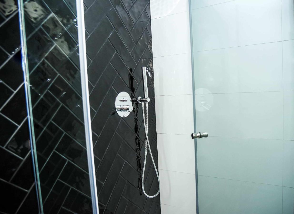 Quarto Familiar com Casa de Banho Privativa