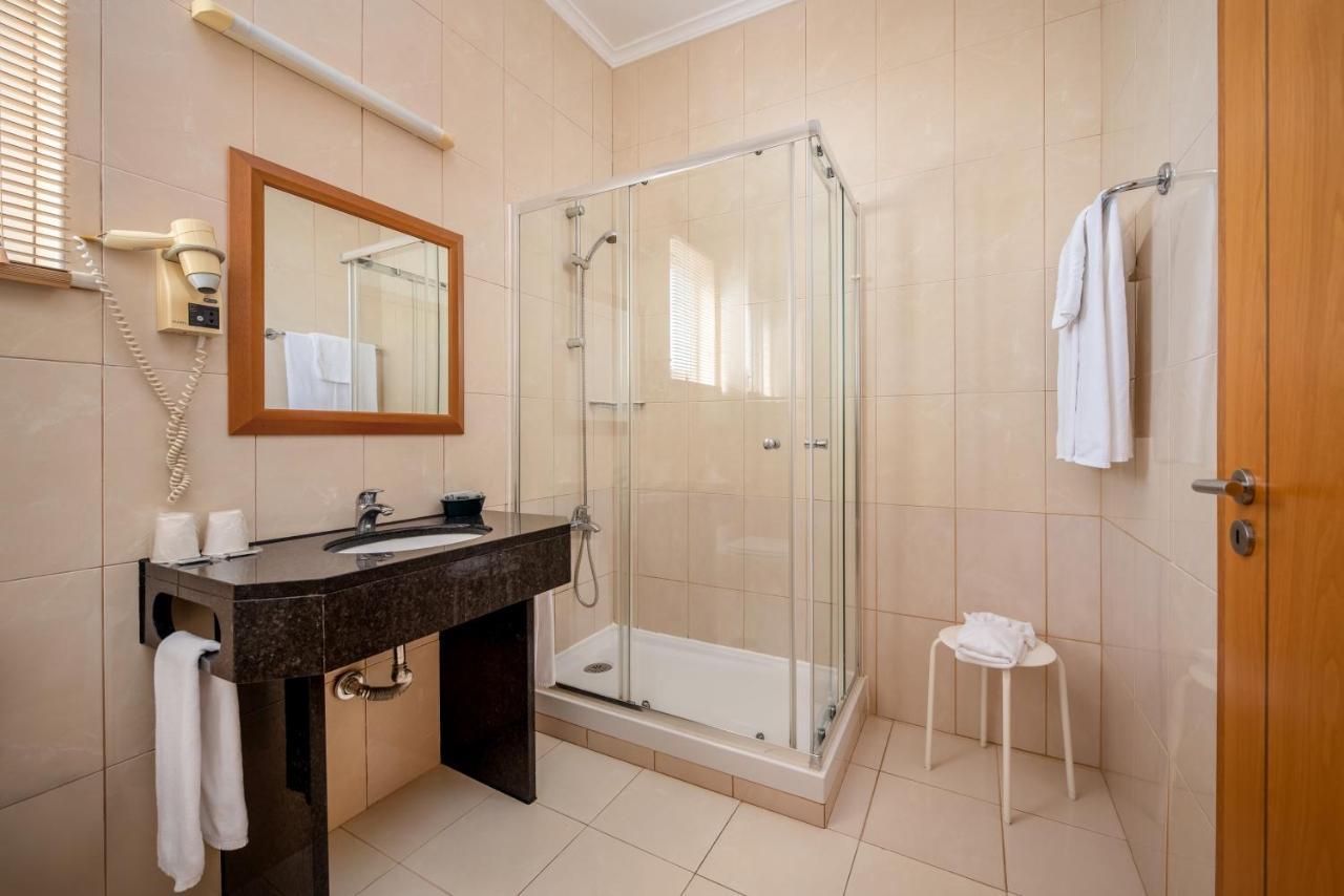Habitación Doble con balcón y vistas al mar - 1 o 2 camas