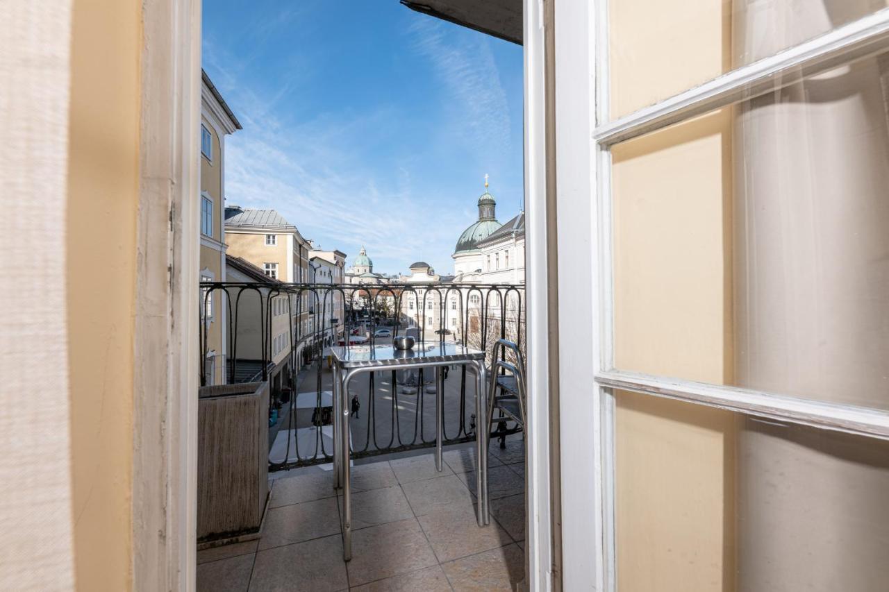 Tweepersoonskamer met Balkon en Uitzicht op de Kathedraal