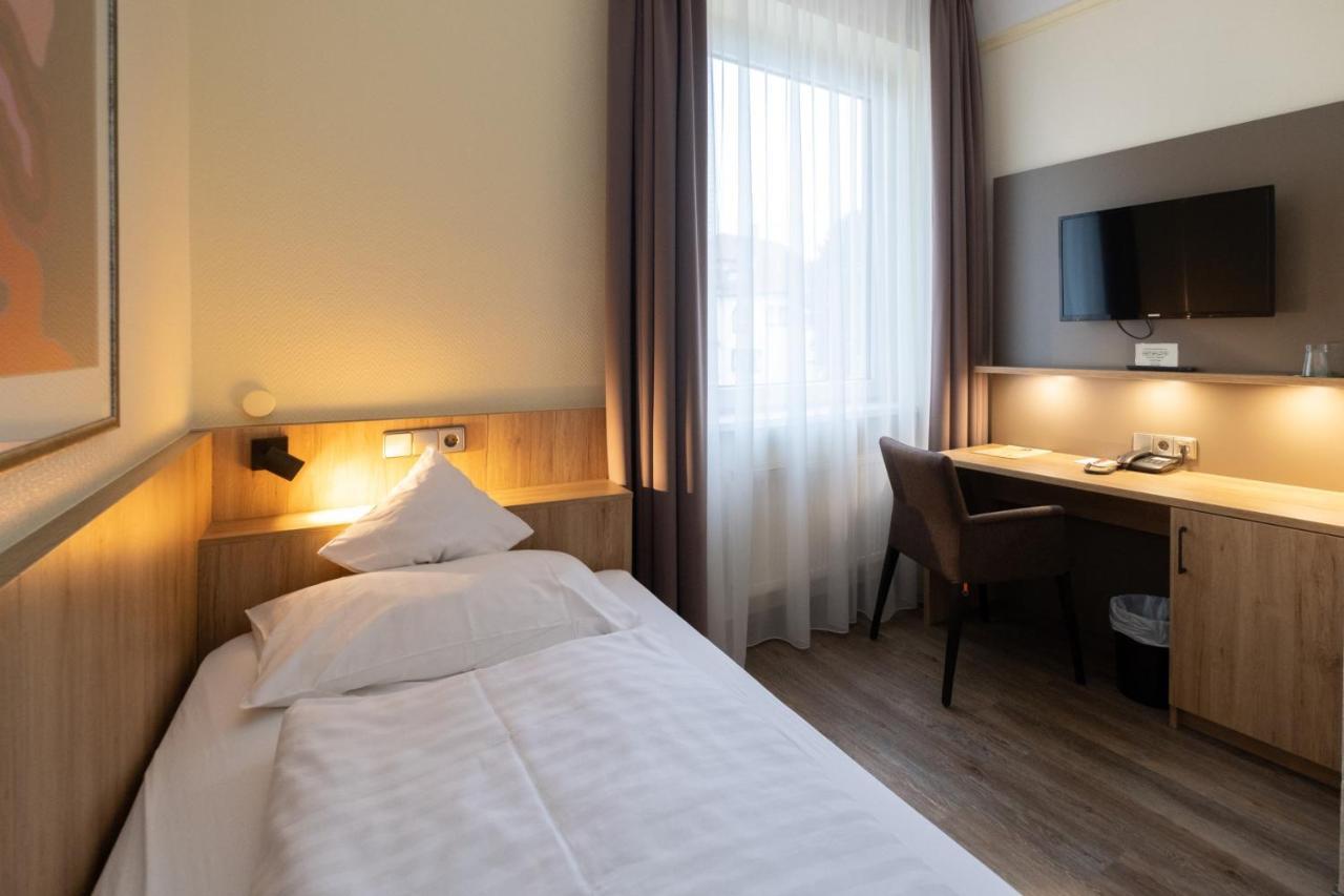 Single Room,1356061292:JPEG