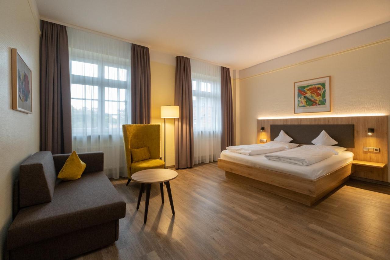 Large Double Room,1451930413:JPEG