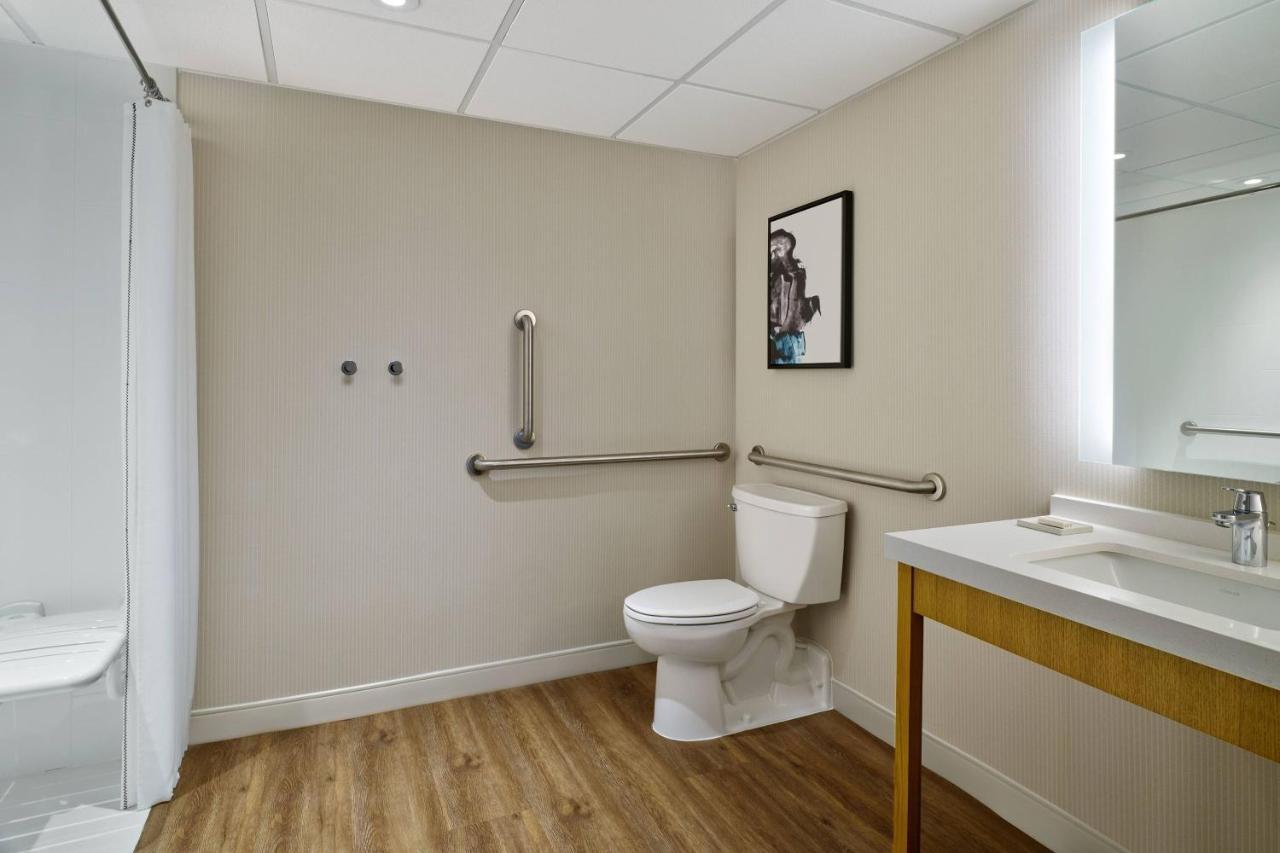 Guest Room, 1 King