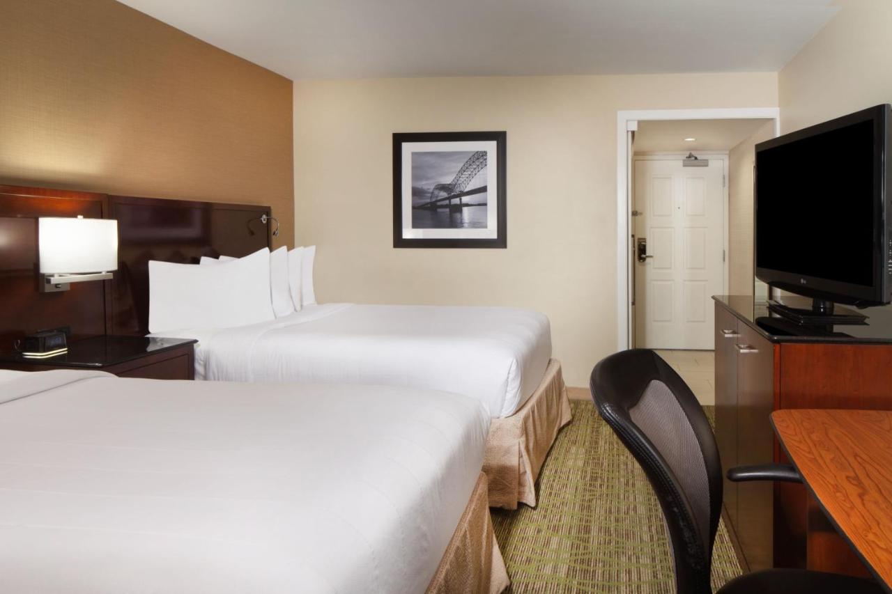 Pure Room with Two Double Beds
