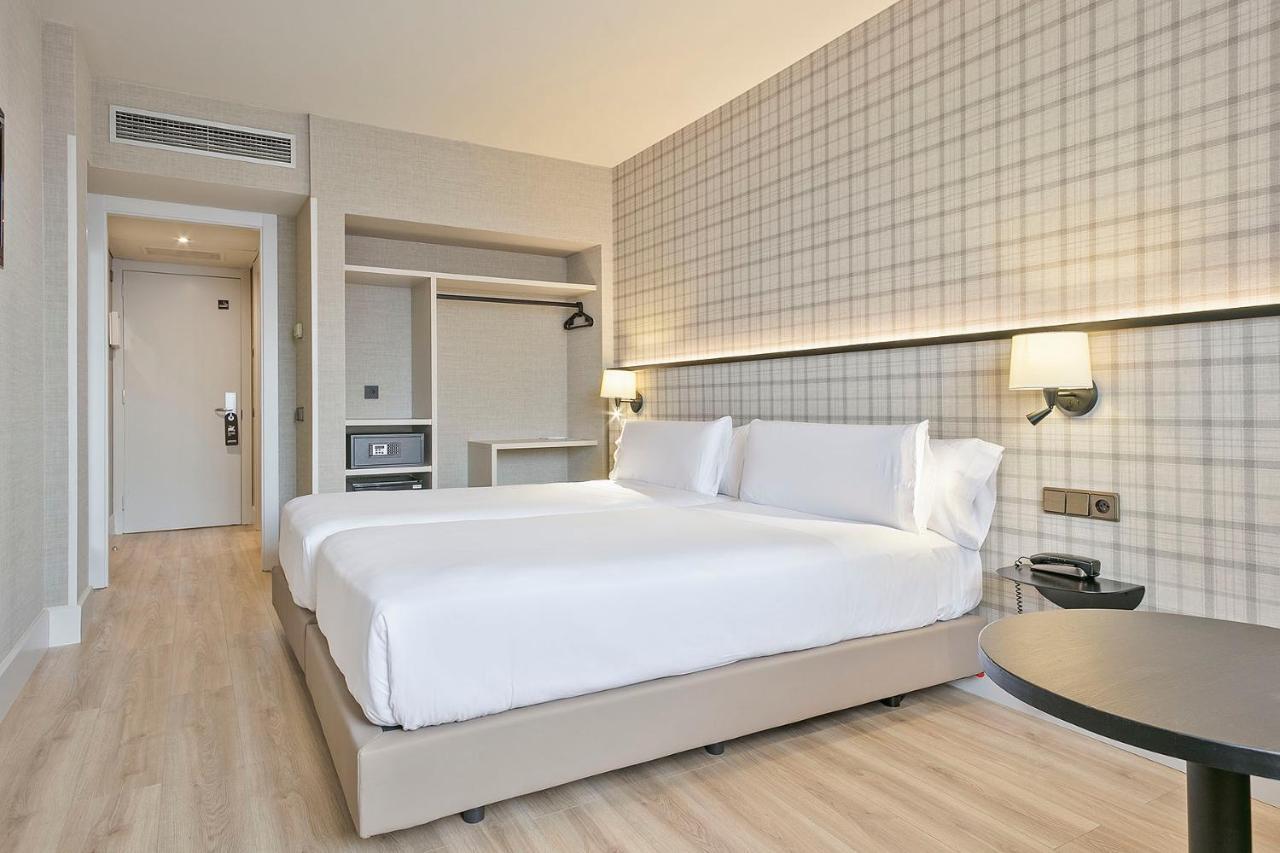 Quarto Superior com 2 Camas de Solteiro