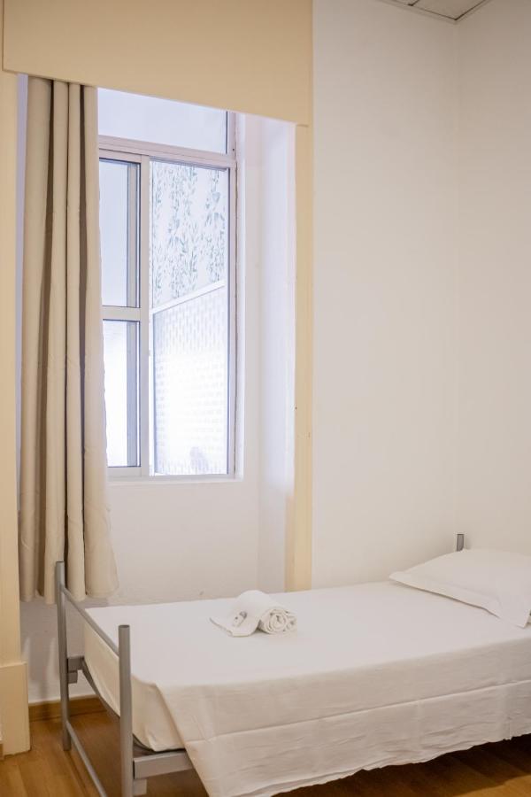 Chambre Double ou Lits Jumeaux avec Salle de Bains Commune