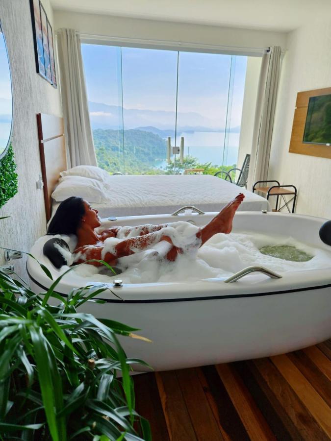 Suíte com Cama Queen-size e Vista do Mar