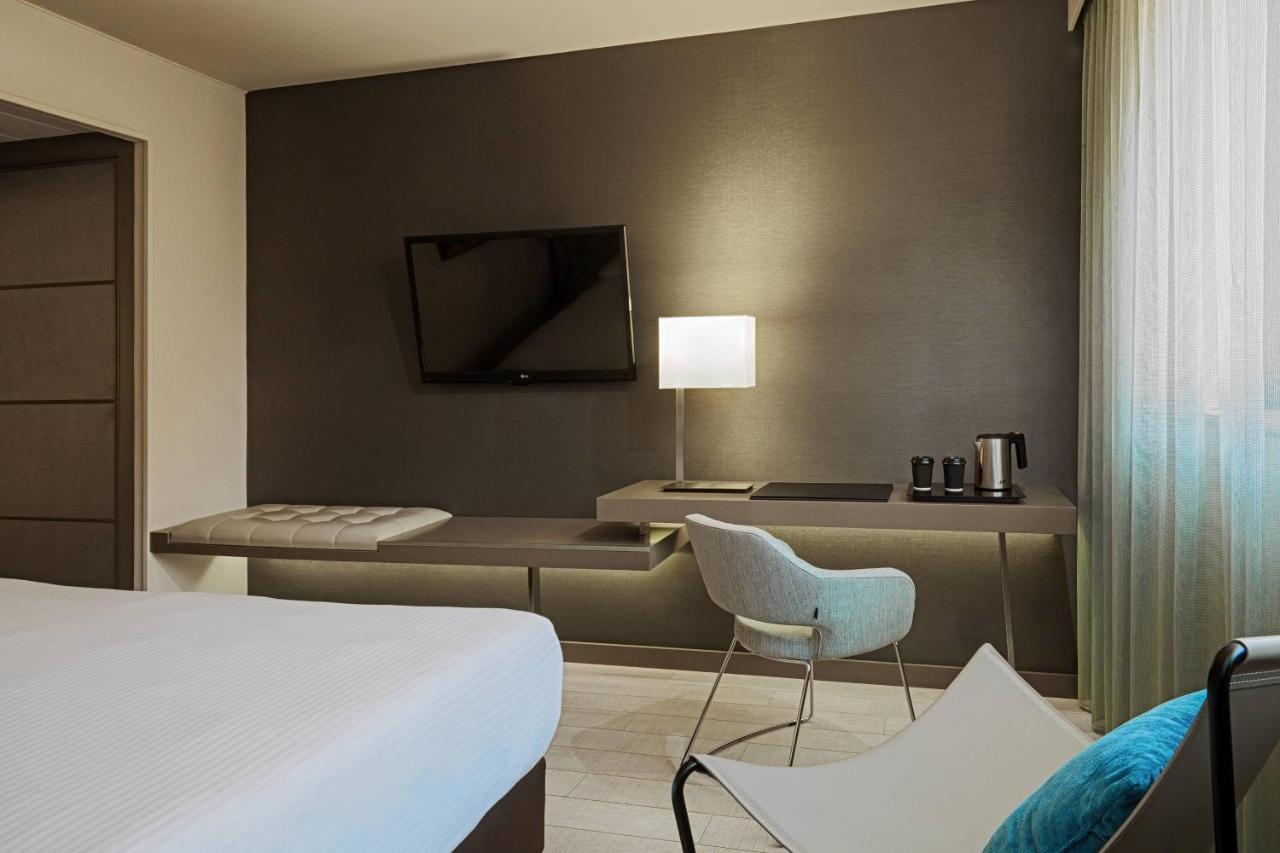 Chambre Lit King-Size Classique avec Vue sur la Ville