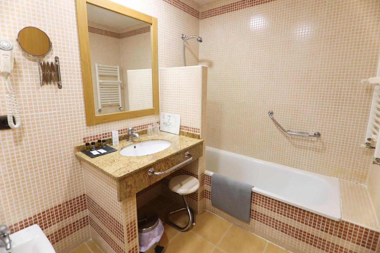 Standard Single Room,1427607775:JPEG
