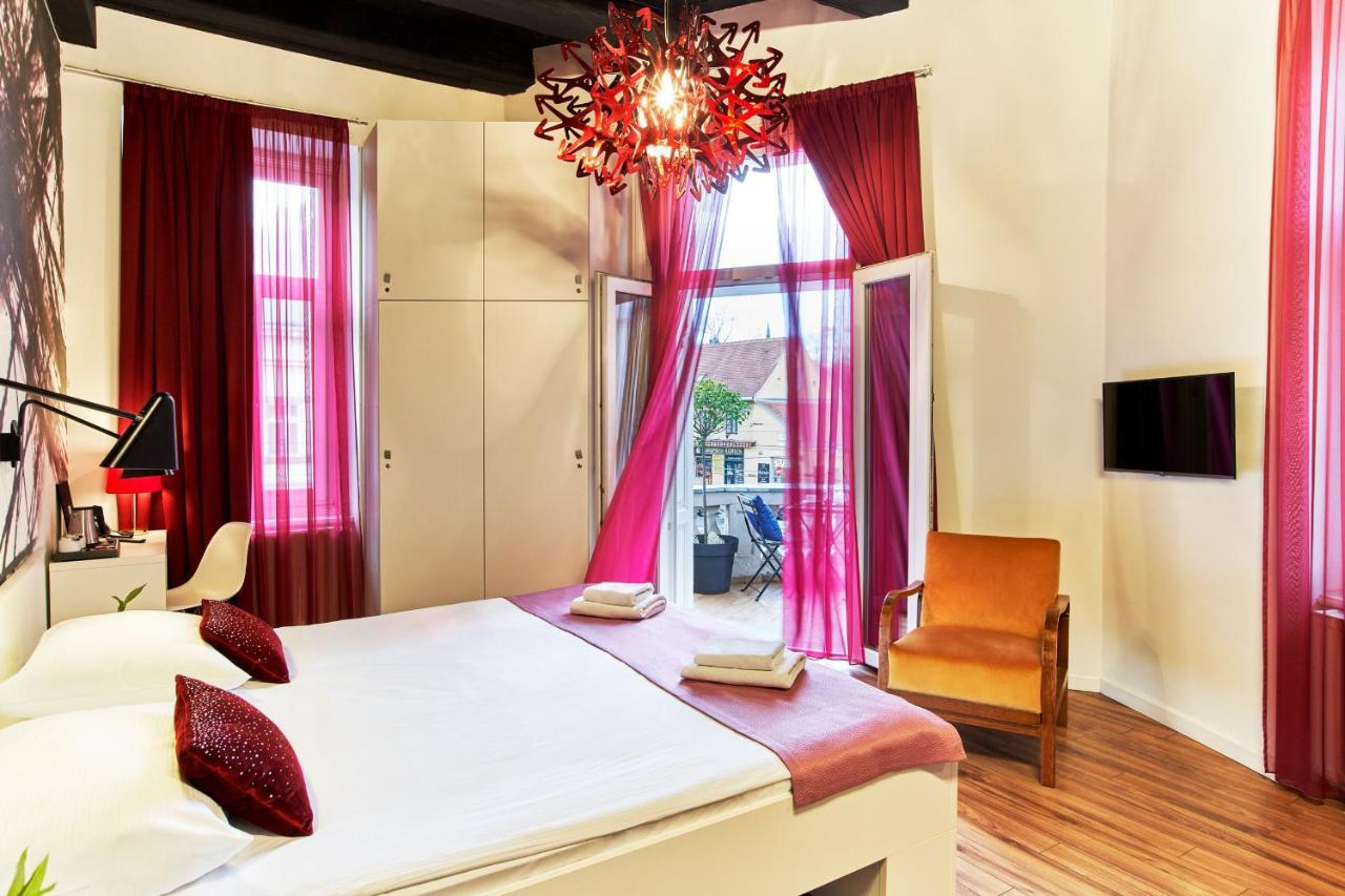Quarto Duplo Deluxe com Varanda com Vista da Cidade