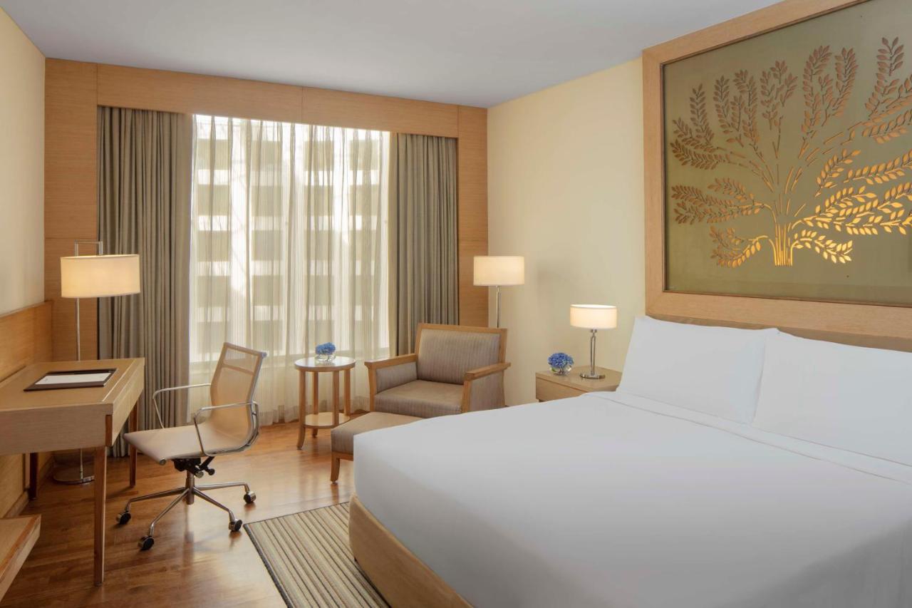 Business Double Room with 20% discount on Food & Soft Beverage