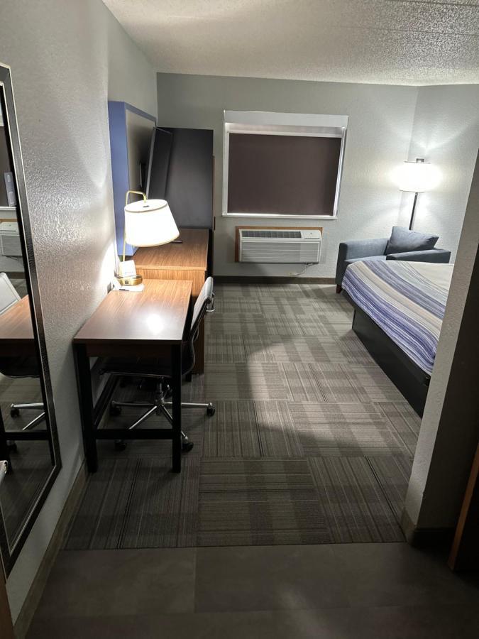 King Room - Non-Smoking