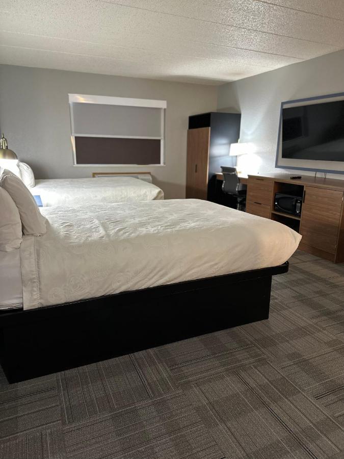 Queen Room with Two Queen Beds - Mobility Access/Non-Smoking
