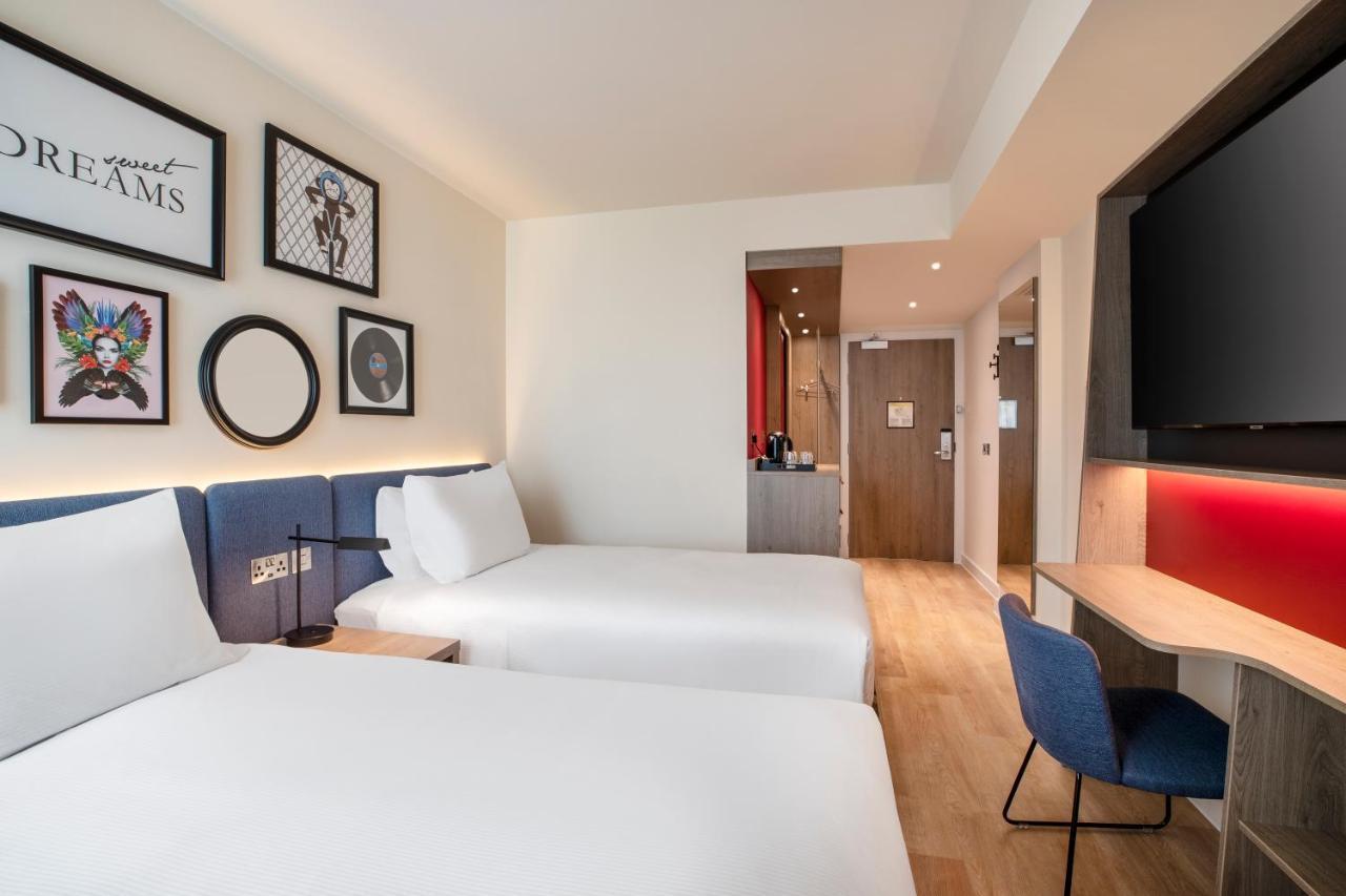 Zimmer mit 2 Queensize-Betten