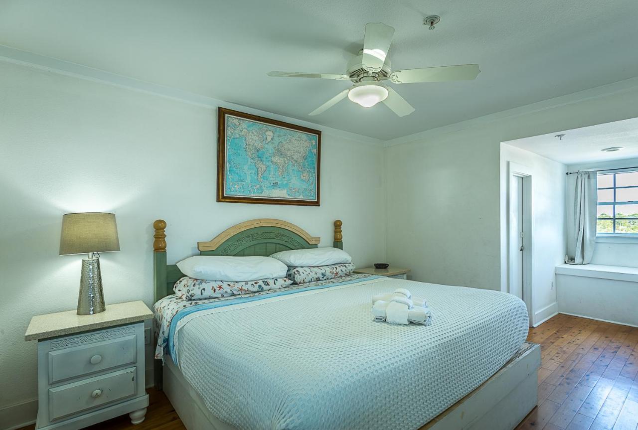 One-Bedroom Suite with Gulf View