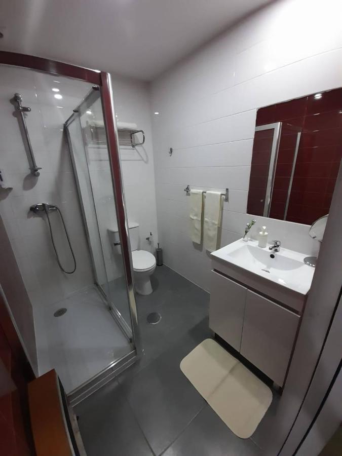 Quarto Duplo com Casa de Banho Privativa