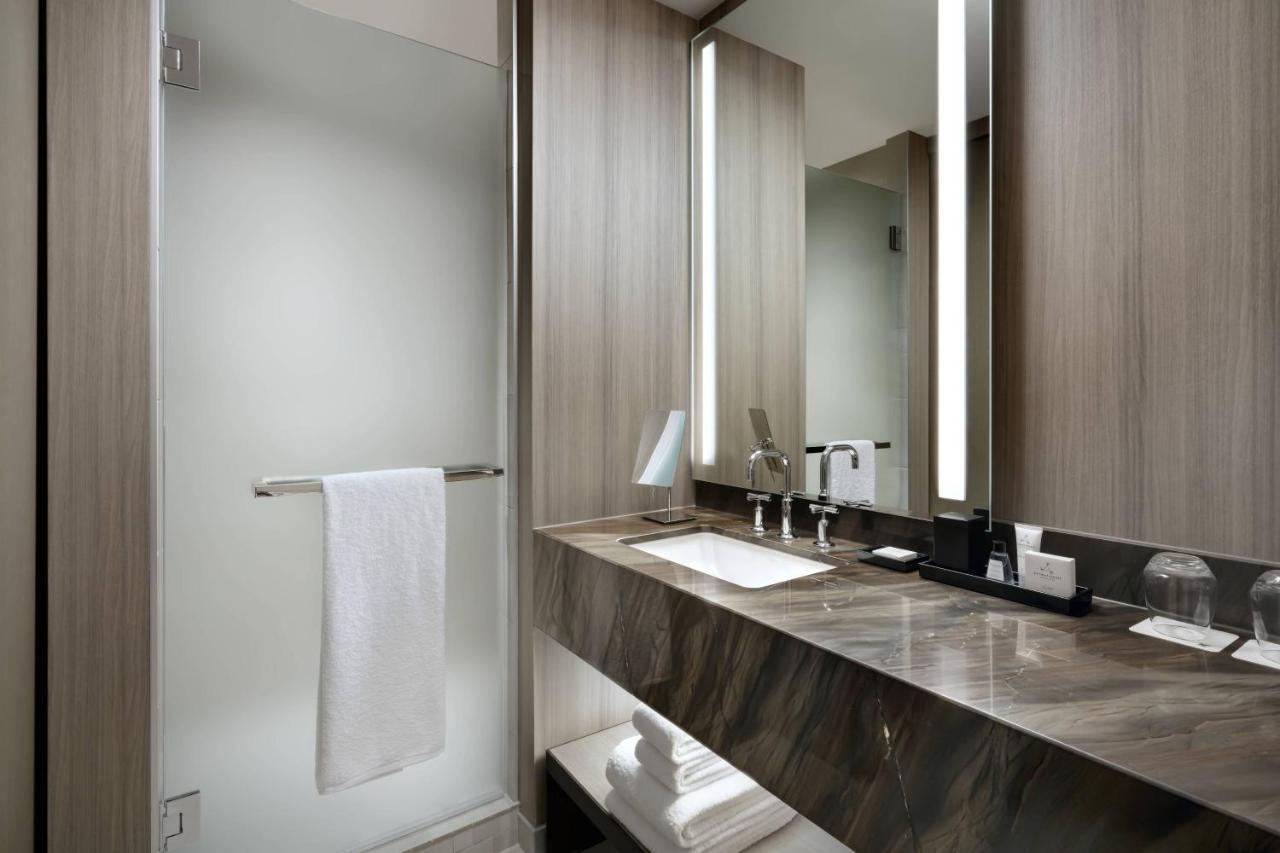 Guest Room, 1 King