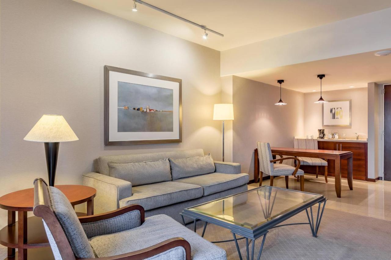 One-Bedroom Premier Suite - Club Lounge,520138260:JPEG