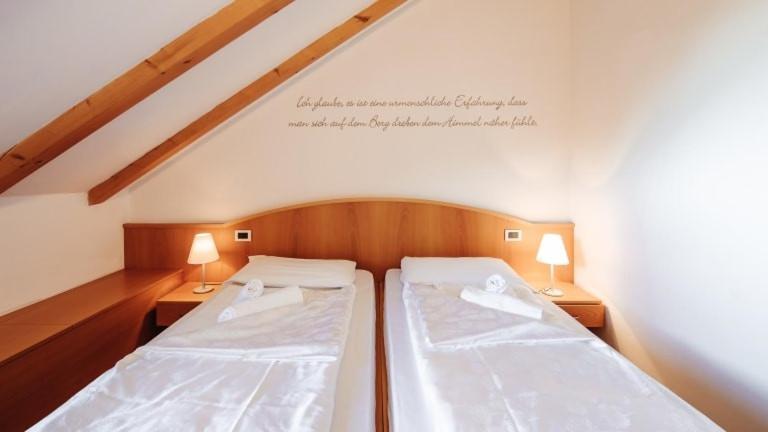Dreibettzimmer