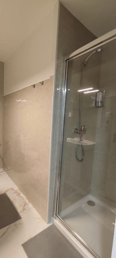 Habitación Triple con baño privado externo