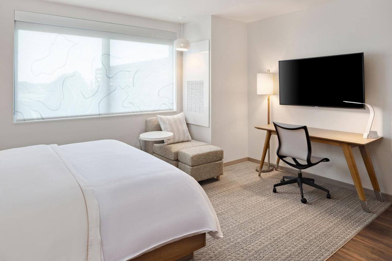 Guest Room, 1 King