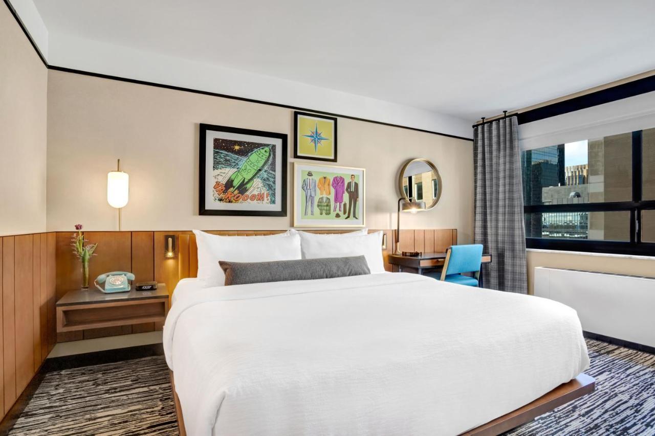 Standard King Room with City View