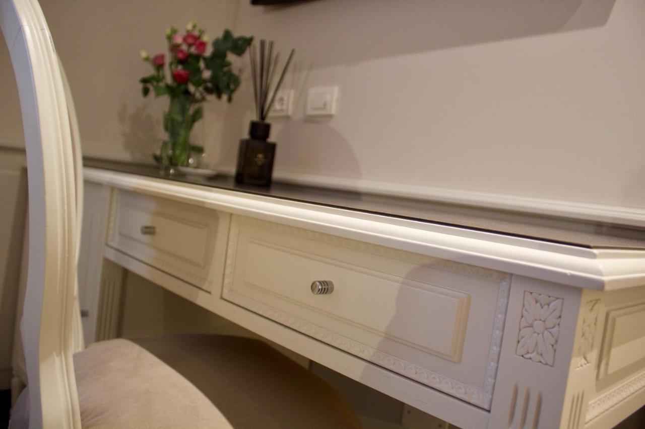 Junior Suite con Vista Mare Laterale (2 Adulti)