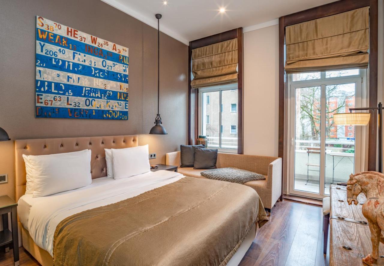 Deluxe Double Room with Balcony,1386939095:JPEG