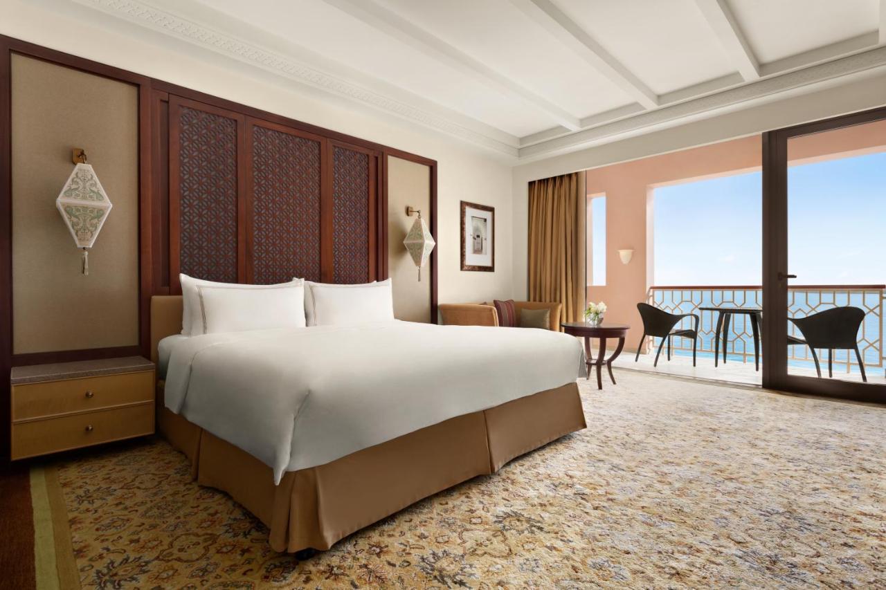 Premier Kamer met Kingsize Bed en Panoramisch Uitzicht op Zee