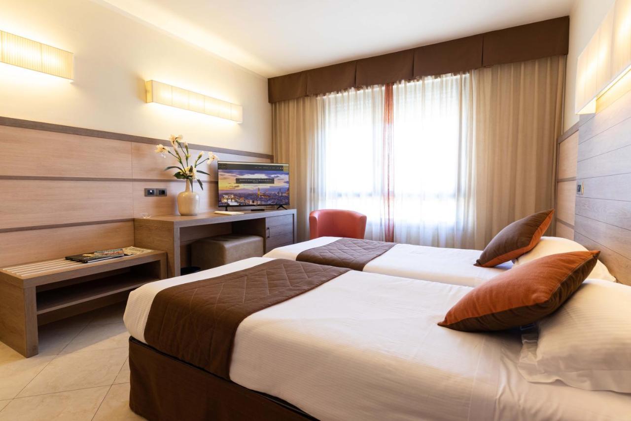 Twin Room,1387503092:JPEG