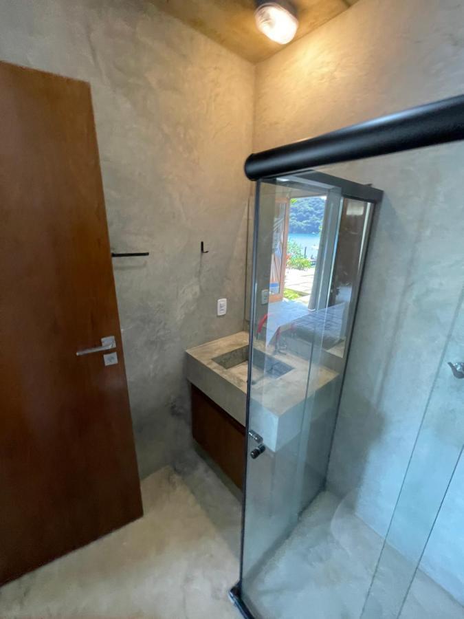 Quarto com Cama Queen-size e Vista do Mar
