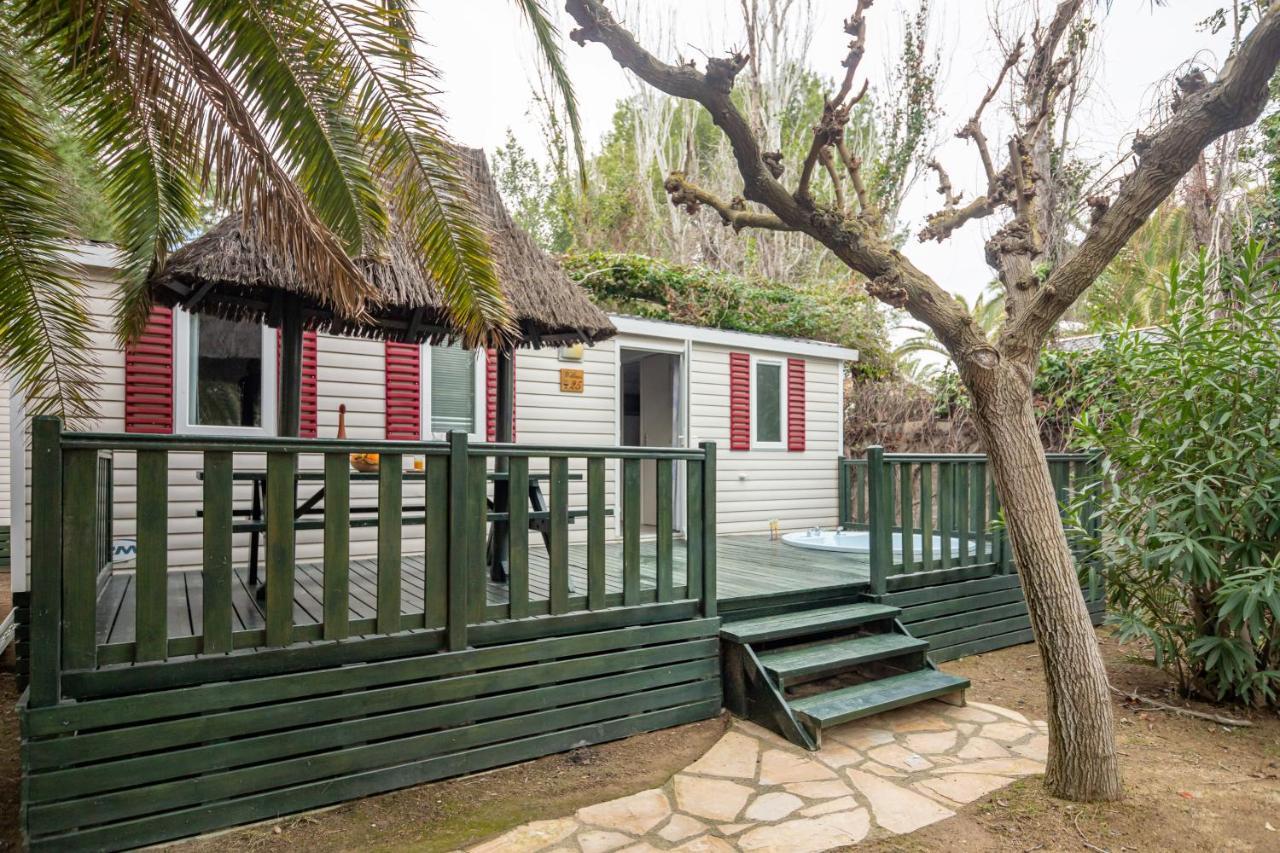 Bungalow with Jacuzzi,1393499609:JPEG