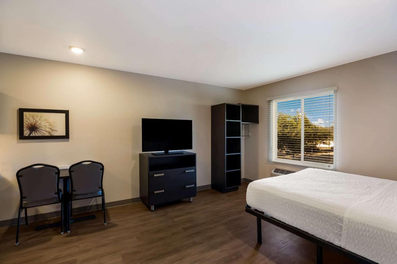 Standard Double Room with Roll-In Shower - Disability Access/Non-Smoking