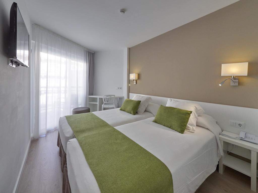 Doppelzimmer mit Balkon