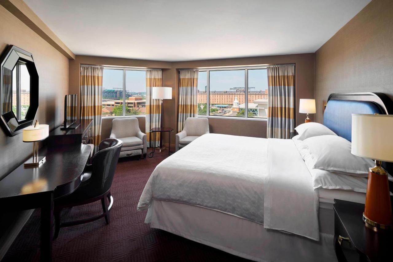 Concierge level, Guest room, 1 King, City view