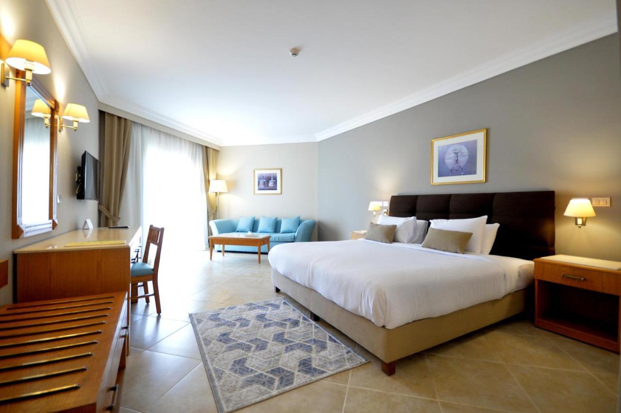 Chambre Double Deluxe - Vue sur Piscine