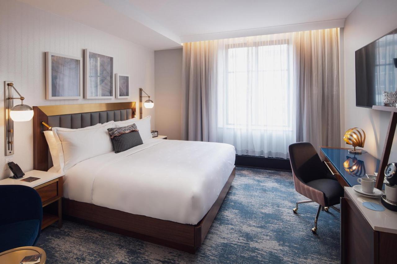 King Guest Room with City View
