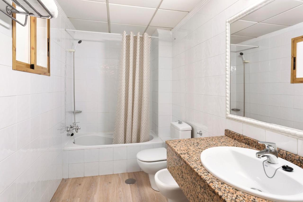 Zweibettzimmer mit Balkon